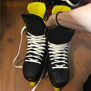 Bauer Rollerblades Skates